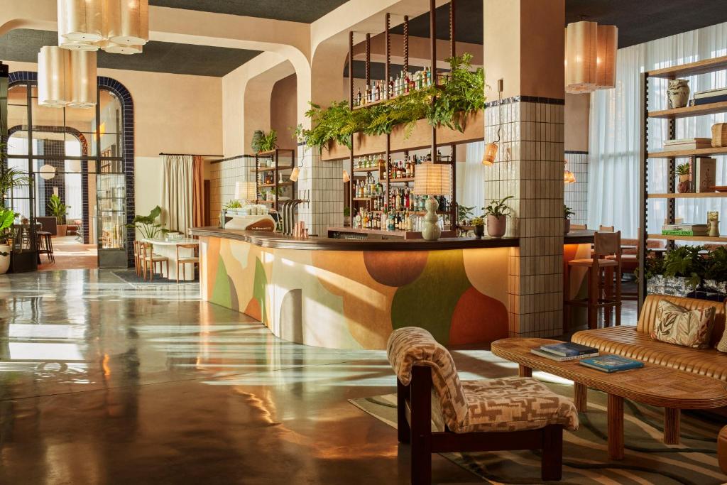 otel-the-hoxton-barselona-el-poblenou-02